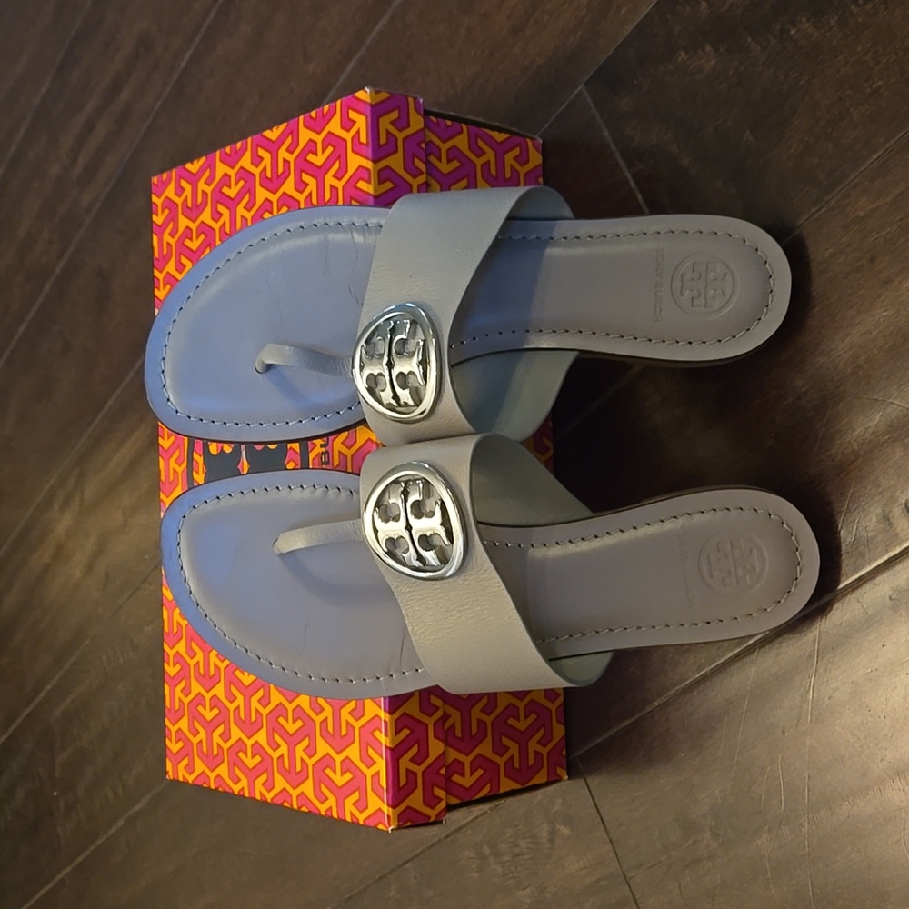 Tory Burch size 8 womens benton brand flat sandals calf leather gray heron/silve